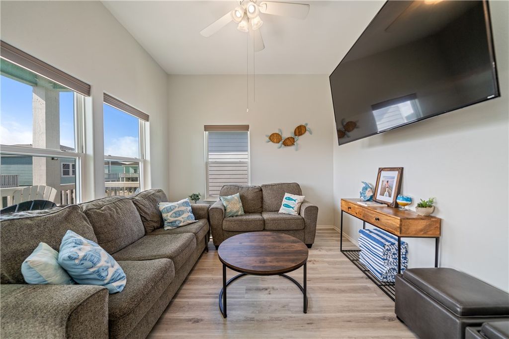112 Maldives, Rockport, TX 78382 — photo 4
