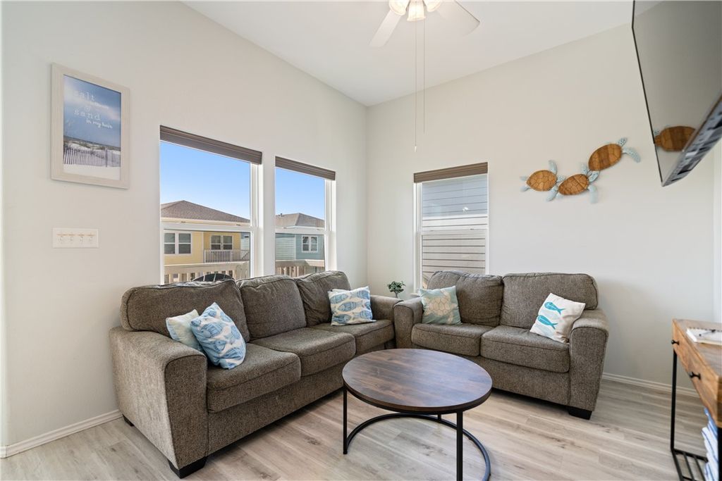 112 Maldives, Rockport, TX 78382 — photo 5