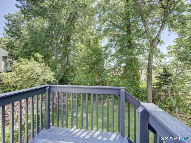 24 Nutmeg Court 24, West Hartford, CT 06110