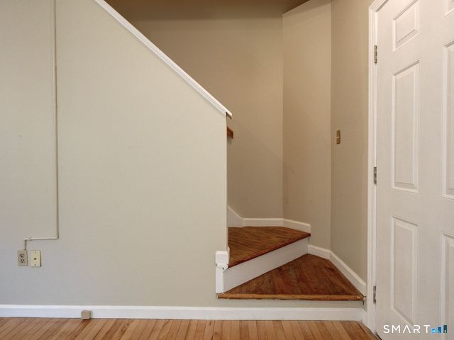 24 Nutmeg Court 24, West Hartford, CT 06110