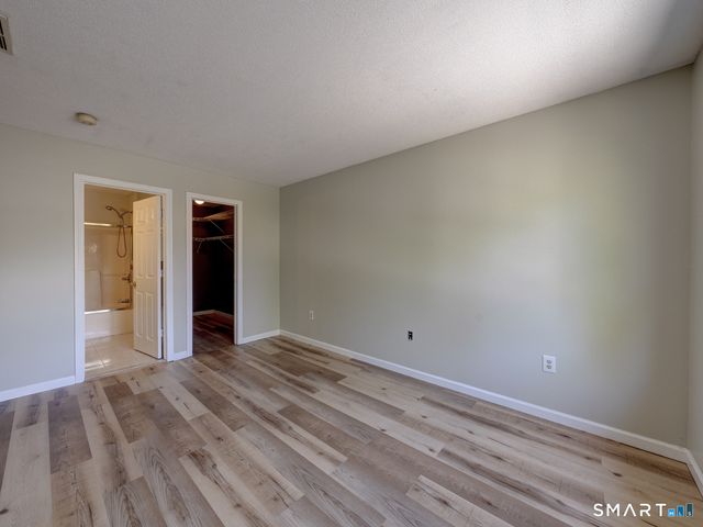 24 Nutmeg Court 24, West Hartford, CT 06110