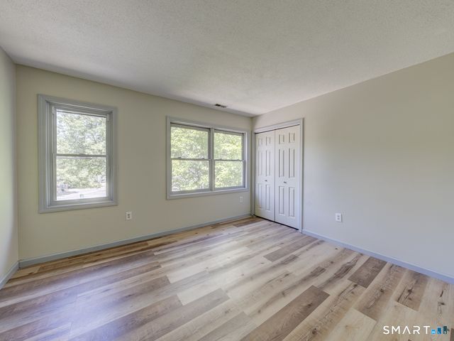 24 Nutmeg Court 24, West Hartford, CT 06110