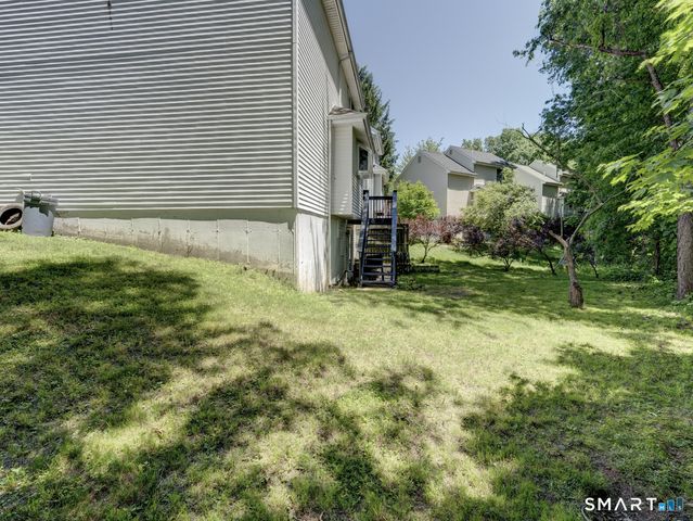 24 Nutmeg Court 24, West Hartford, CT 06110