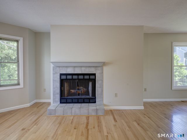 24 Nutmeg Court 24, West Hartford, CT 06110