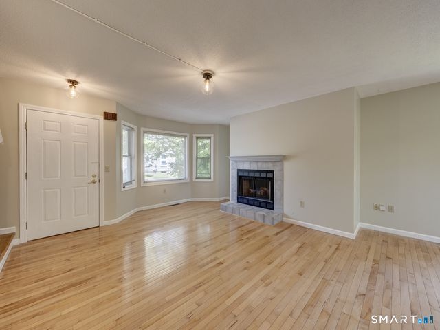 24 Nutmeg Court 24, West Hartford, CT 06110
