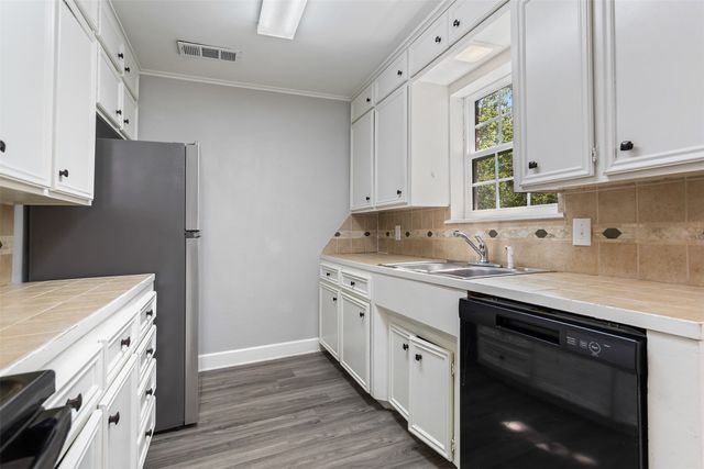 2228 Aberdeen Drive 2226, Tyler, TX 75703