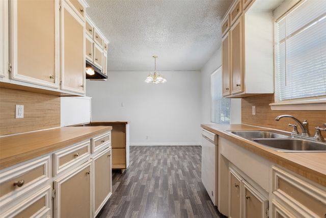 2228 Aberdeen Drive 2226, Tyler, TX 75703