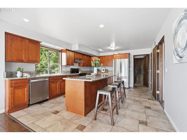 17941 MEADOWLARK Ln, Lake Oswego, OR 97034