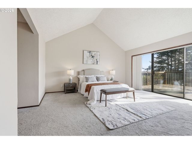 17941 MEADOWLARK Ln, Lake Oswego, OR 97034