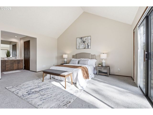 17941 MEADOWLARK Ln, Lake Oswego, OR 97034