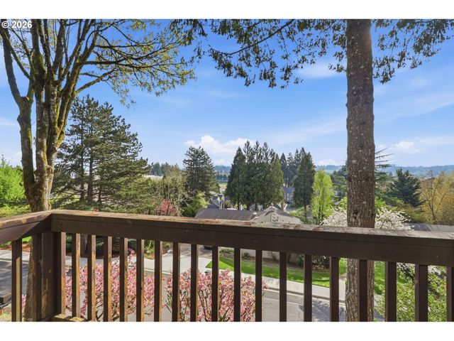 17941 MEADOWLARK Ln, Lake Oswego, OR 97034