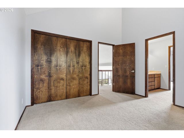 17941 MEADOWLARK Ln, Lake Oswego, OR 97034