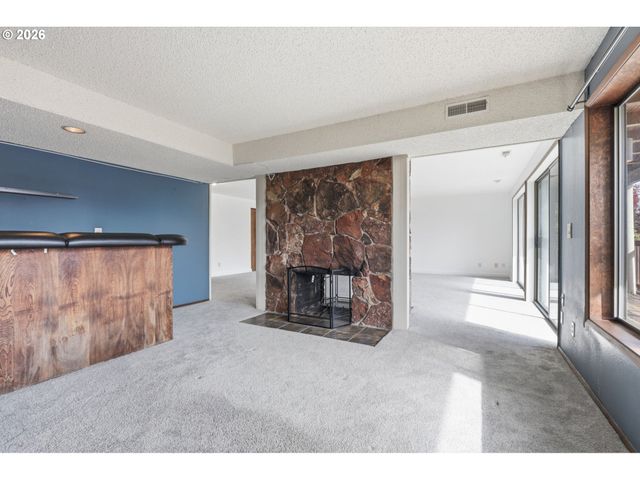 17941 MEADOWLARK Ln, Lake Oswego, OR 97034