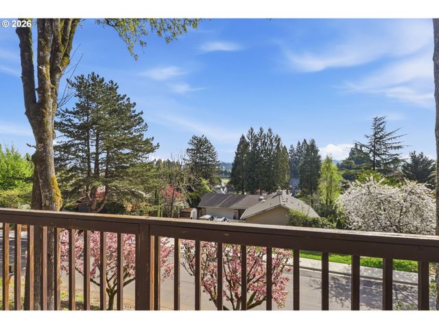 17941 MEADOWLARK Ln, Lake Oswego, OR 97034