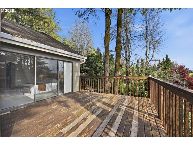 17941 MEADOWLARK Ln, Lake Oswego, OR 97034