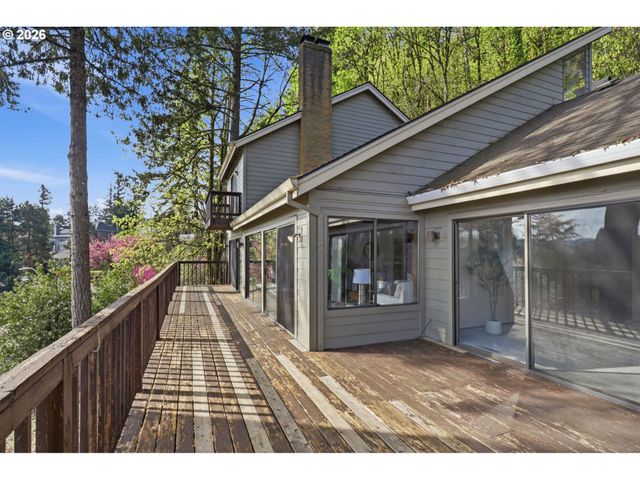 17941 MEADOWLARK Ln, Lake Oswego, OR 97034