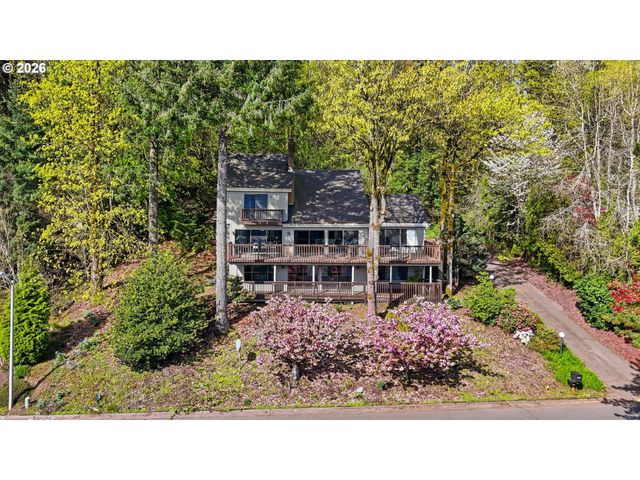 17941 MEADOWLARK Ln, Lake Oswego, OR 97034