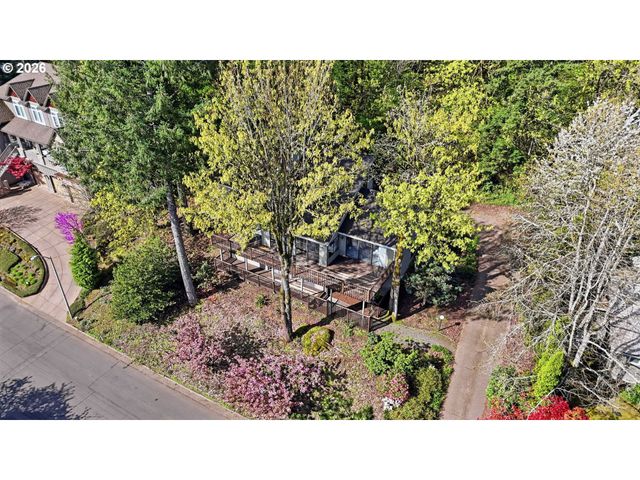 17941 MEADOWLARK Ln, Lake Oswego, OR 97034