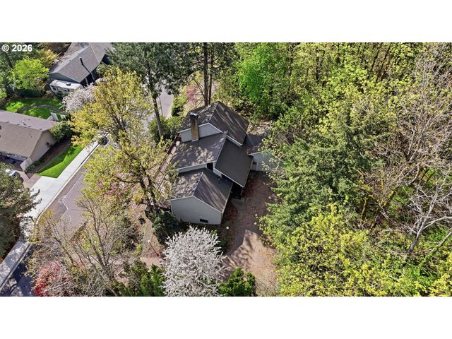 17941 MEADOWLARK Ln, Lake Oswego, OR 97034