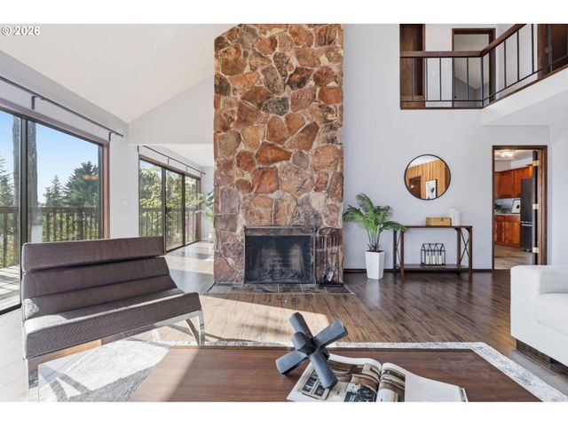 17941 MEADOWLARK Ln, Lake Oswego, OR 97034