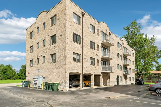 7335 OAKWOOD Avenue 2F, Lyons, IL 60534