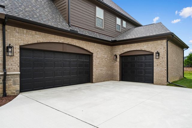 55735 Bay Oaks Court, Shelby Twp, MI 48315