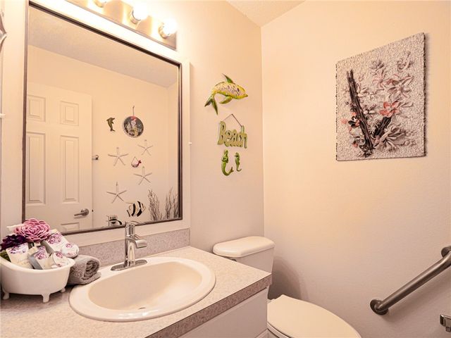 12 Vista Palm Lane 103, Vero Beach, FL 32962