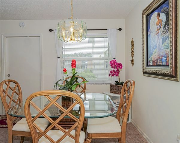 12 Vista Palm Lane 103, Vero Beach, FL 32962