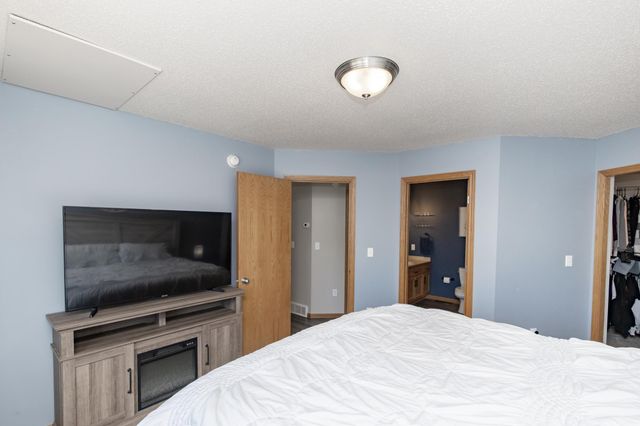 4459 15th Street S, Moorhead, MN 56560