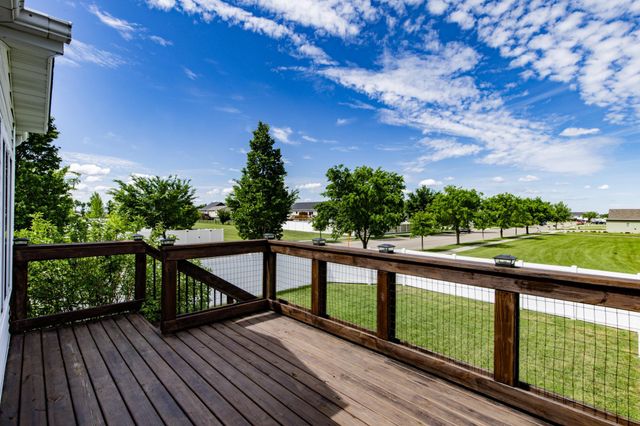 4459 15th Street S, Moorhead, MN 56560