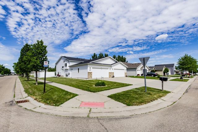4459 15th Street S, Moorhead, MN 56560