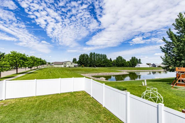 4459 15th Street S, Moorhead, MN 56560