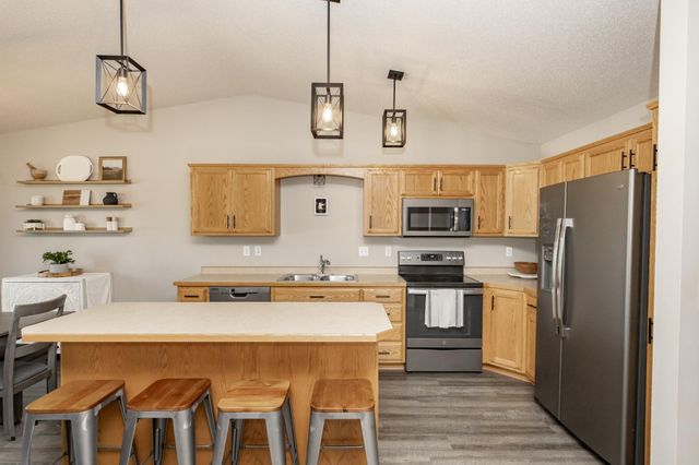 4459 15th Street S, Moorhead, MN 56560