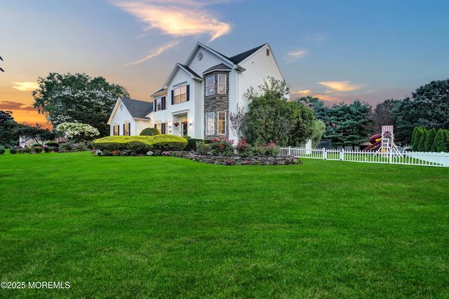 149 Newington Lane, Toms River, NJ 08755