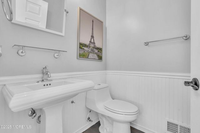 149 Newington Lane, Toms River, NJ 08755