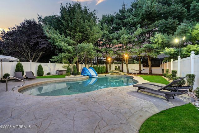 149 Newington Lane, Toms River, NJ 08755