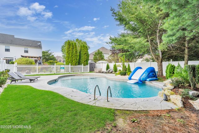 149 Newington Lane, Toms River, NJ 08755