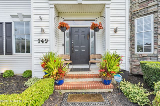 149 Newington Lane, Toms River, NJ 08755