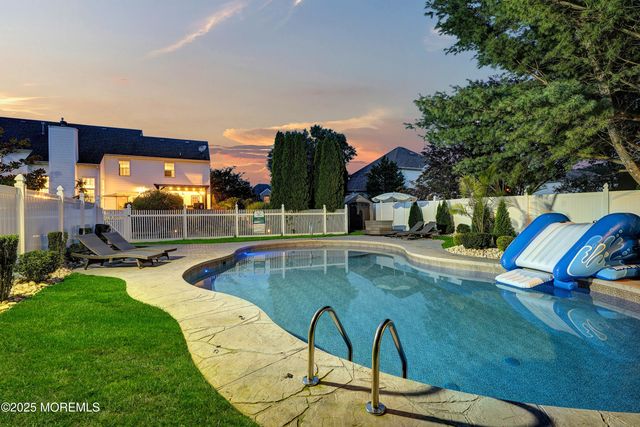 149 Newington Lane, Toms River, NJ 08755