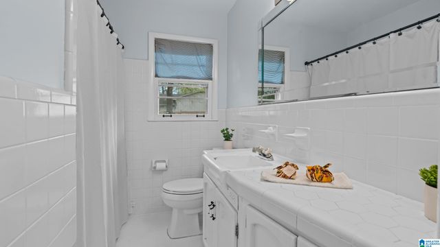 417 PARAMOUNT LANE, Hoover, AL 35226