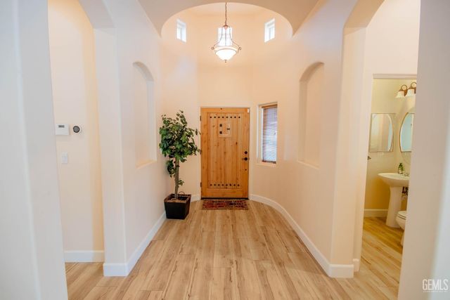 6313 Bellorita Drive, Bakersfield, CA 93306