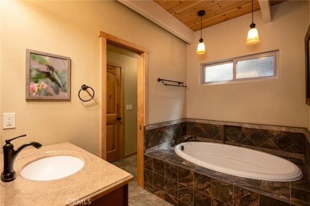 26621 Thunderbird, Lake Arrowhead, CA 92352