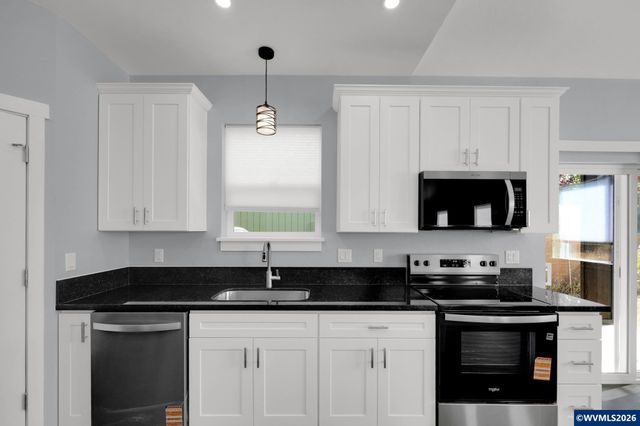 2132 Willona Dr Dr, Eugene, OR 97408