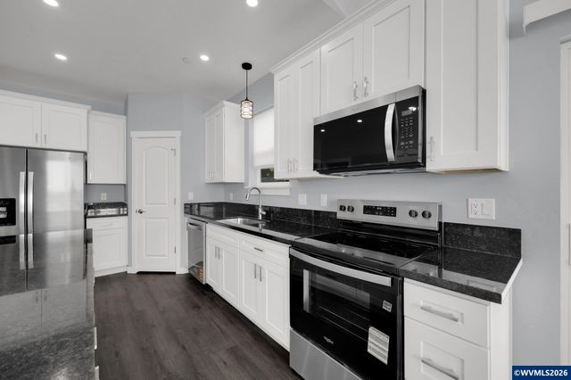 2132 Willona Dr Dr, Eugene, OR 97408
