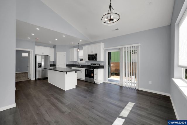 2132 Willona Dr Dr, Eugene, OR 97408