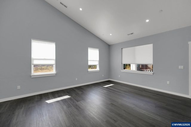 2132 Willona Dr Dr, Eugene, OR 97408