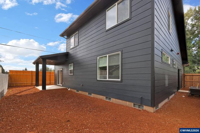 2132 Willona Dr Dr, Eugene, OR 97408
