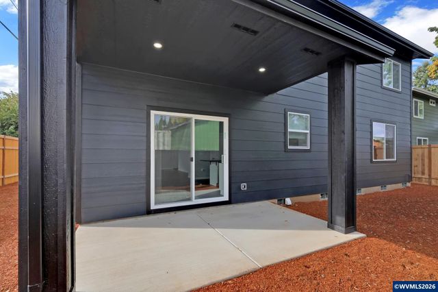 2132 Willona Dr Dr, Eugene, OR 97408