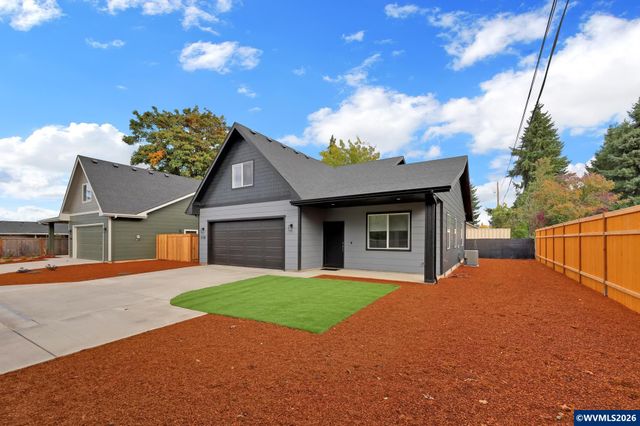 2132 Willona Dr Dr, Eugene, OR 97408