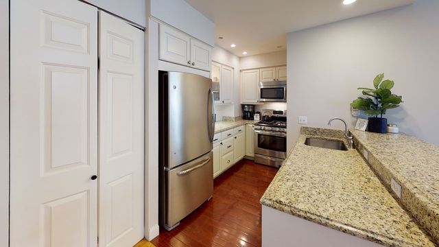 27 Bowdoin St 1B, Boston, MA 02114